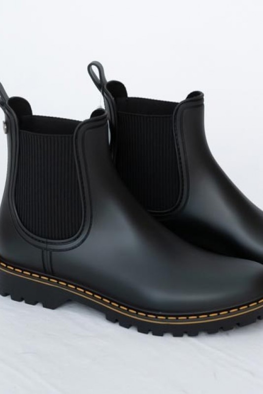 Bota agua negra Igor