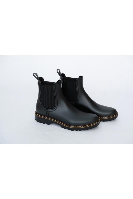 Bota agua negra Igor