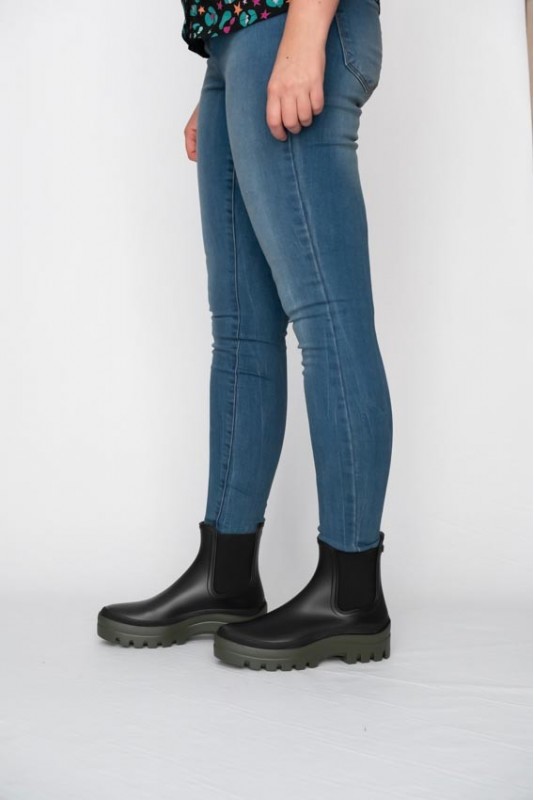 Bota agua Kaki Igor