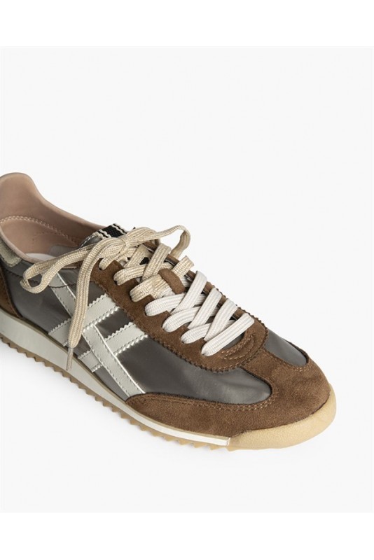Deportiva Conrad Metalic